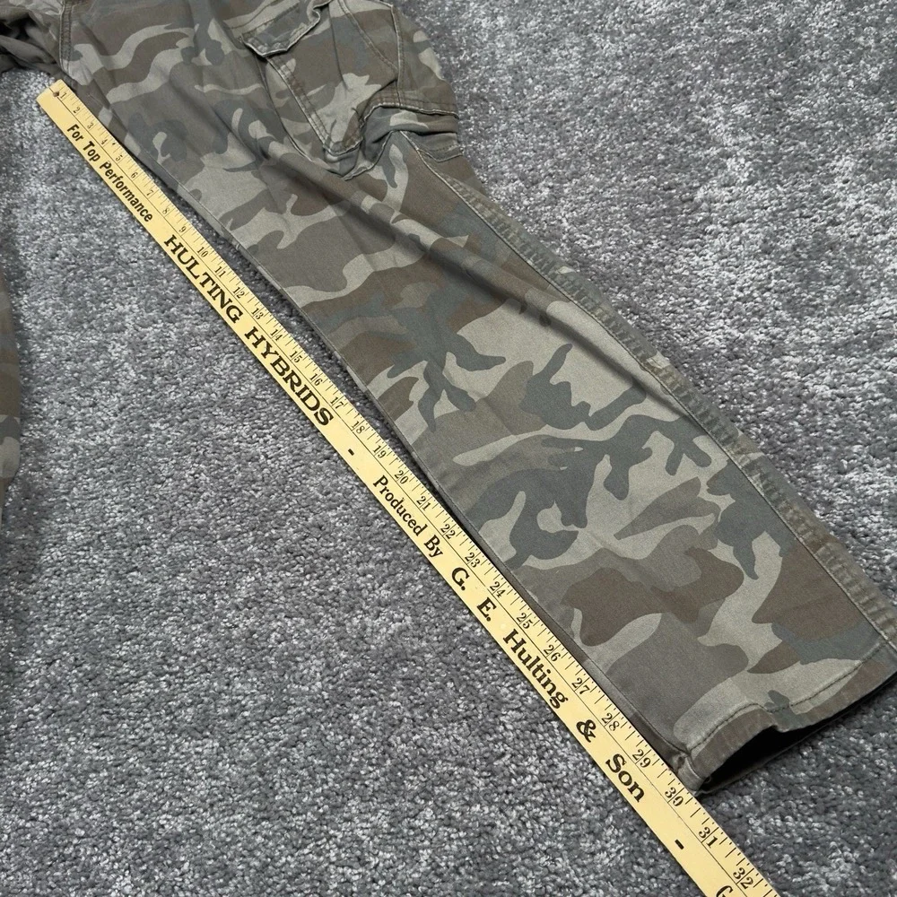 Wrangler Men's Camo Cargo Pants GreenRegular Taper Leg Size 30x30 **READ**